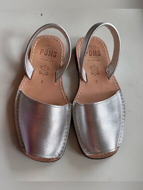 Pons Avarcas Silver Leather Sandals EUC size 8 EU 38 Made in Spain